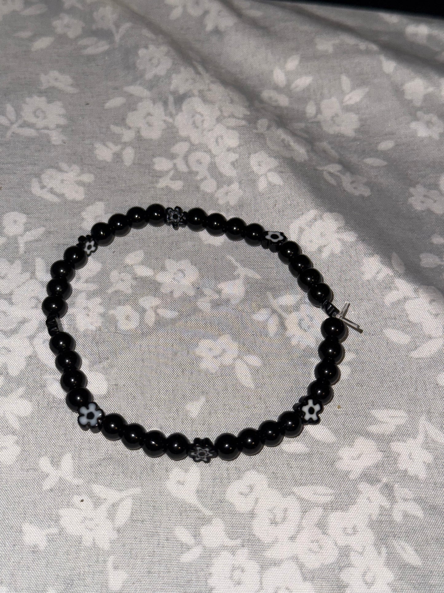 Black florals beaded bracelet