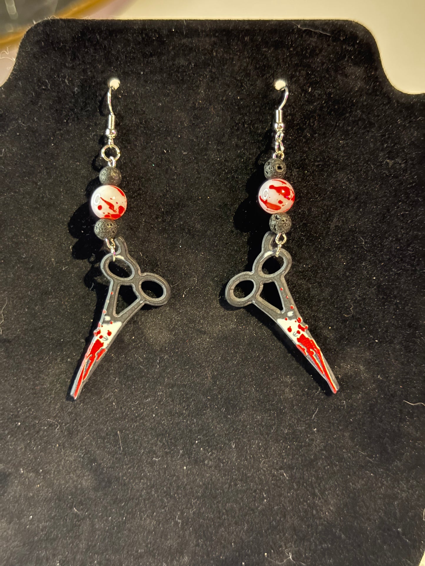 DISCOUNT BIN Scissorhands?