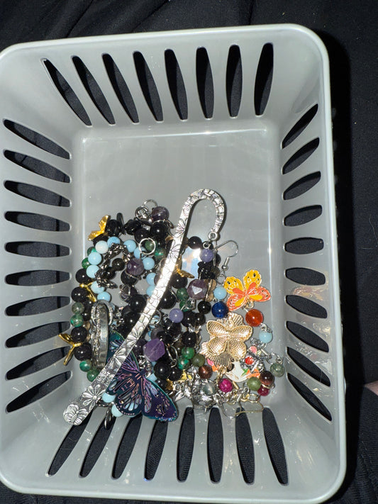 Live sale basket for Arlena